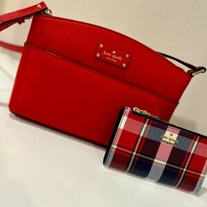 Kate Spade ♠️ crossbody AND wallet!! Perfect holiday colors ❤️💕